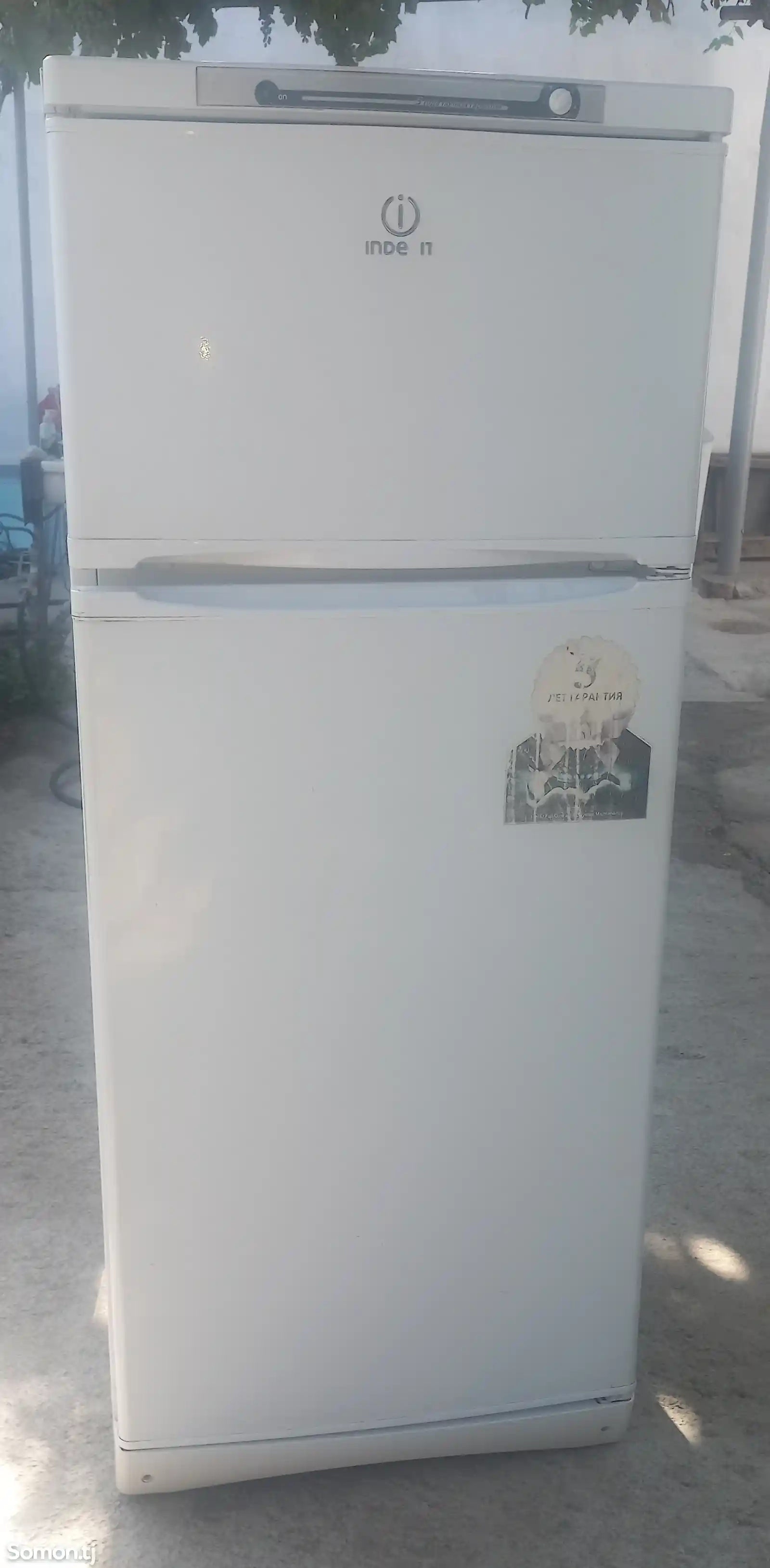 Холодильник Indesit-4