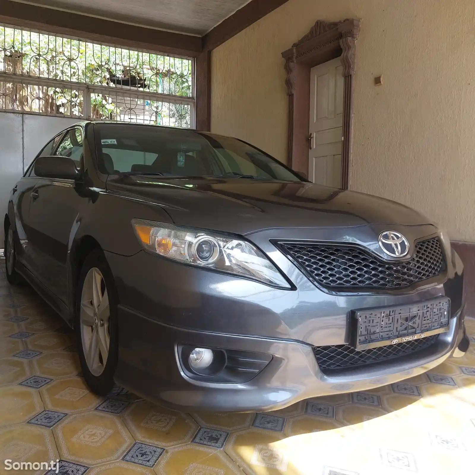 Toyota Camry, 2010-1