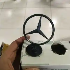 Эмблема Mercedes