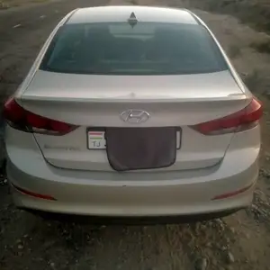 Hyundai Elantra, 2018