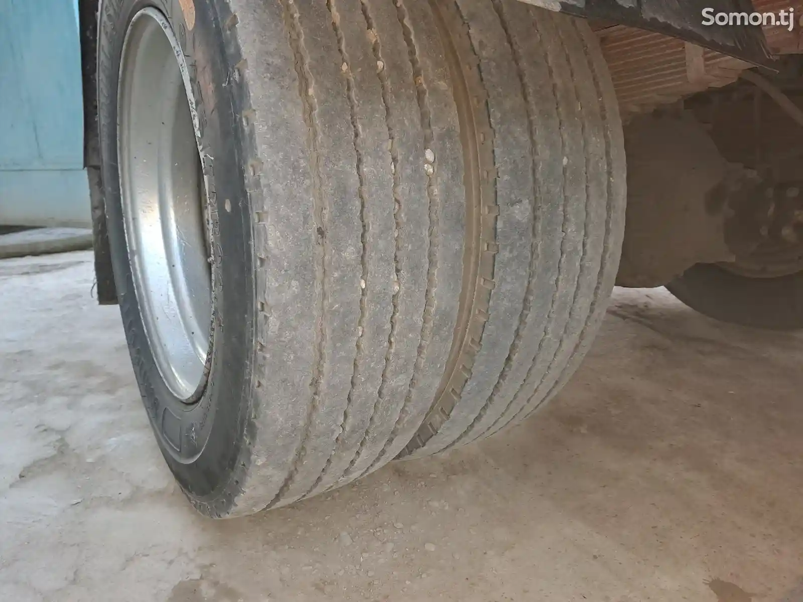 Диски с покрышками 275/70R22.5-3