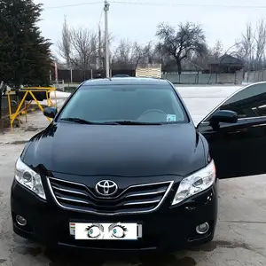 Toyota Camry, 2011