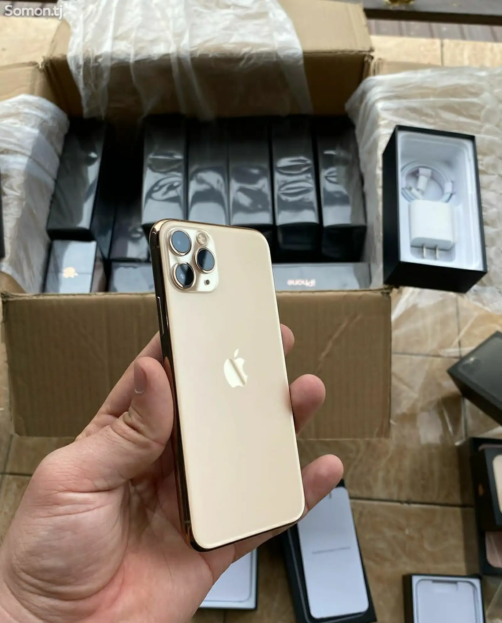 Apple iPhone 11 Pro Max, 64 gb, Gold-1