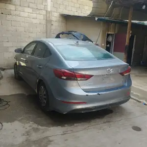 Hyundai Elantra, 2017