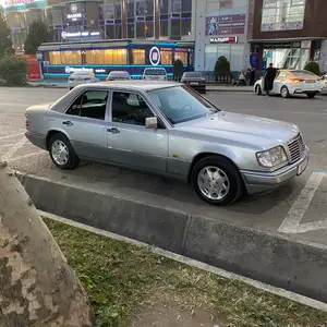 Mercedes-Benz W124, 1995