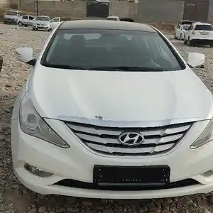 Hyundai Sonata, 2011