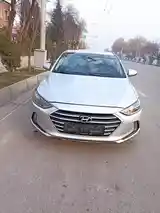 Hyundai Elantra, 2017-8