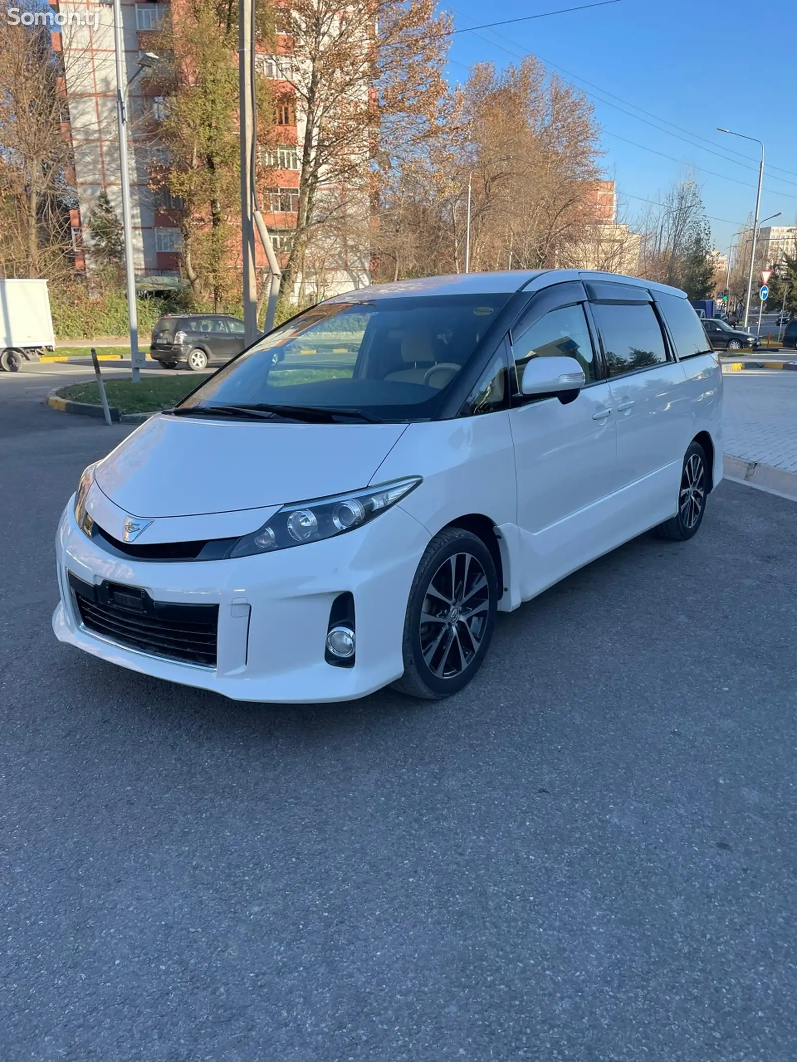 Toyota Estima, 2015-1