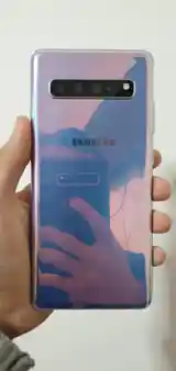 Samsung Galaxy S10 Plus-3