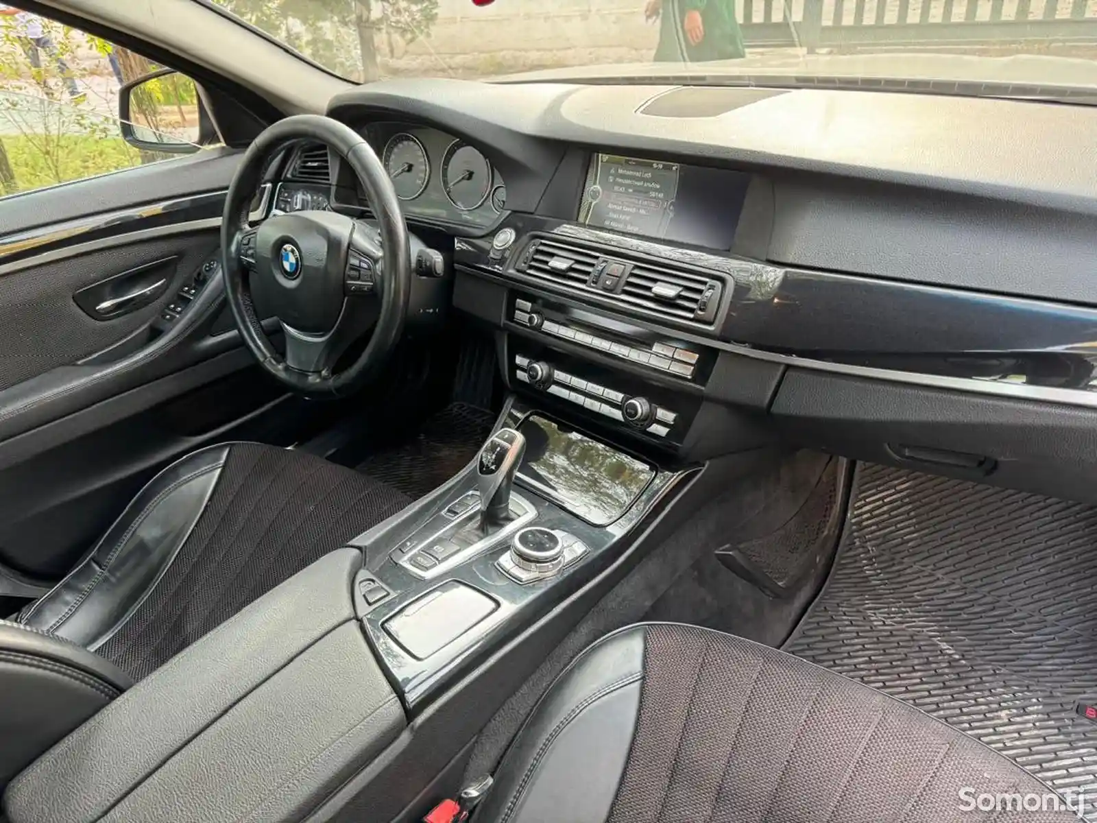 BMW M5, 2011-8