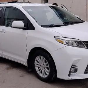 Toyota Sienna, 2015