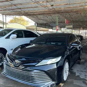 Toyota Camry, 2019