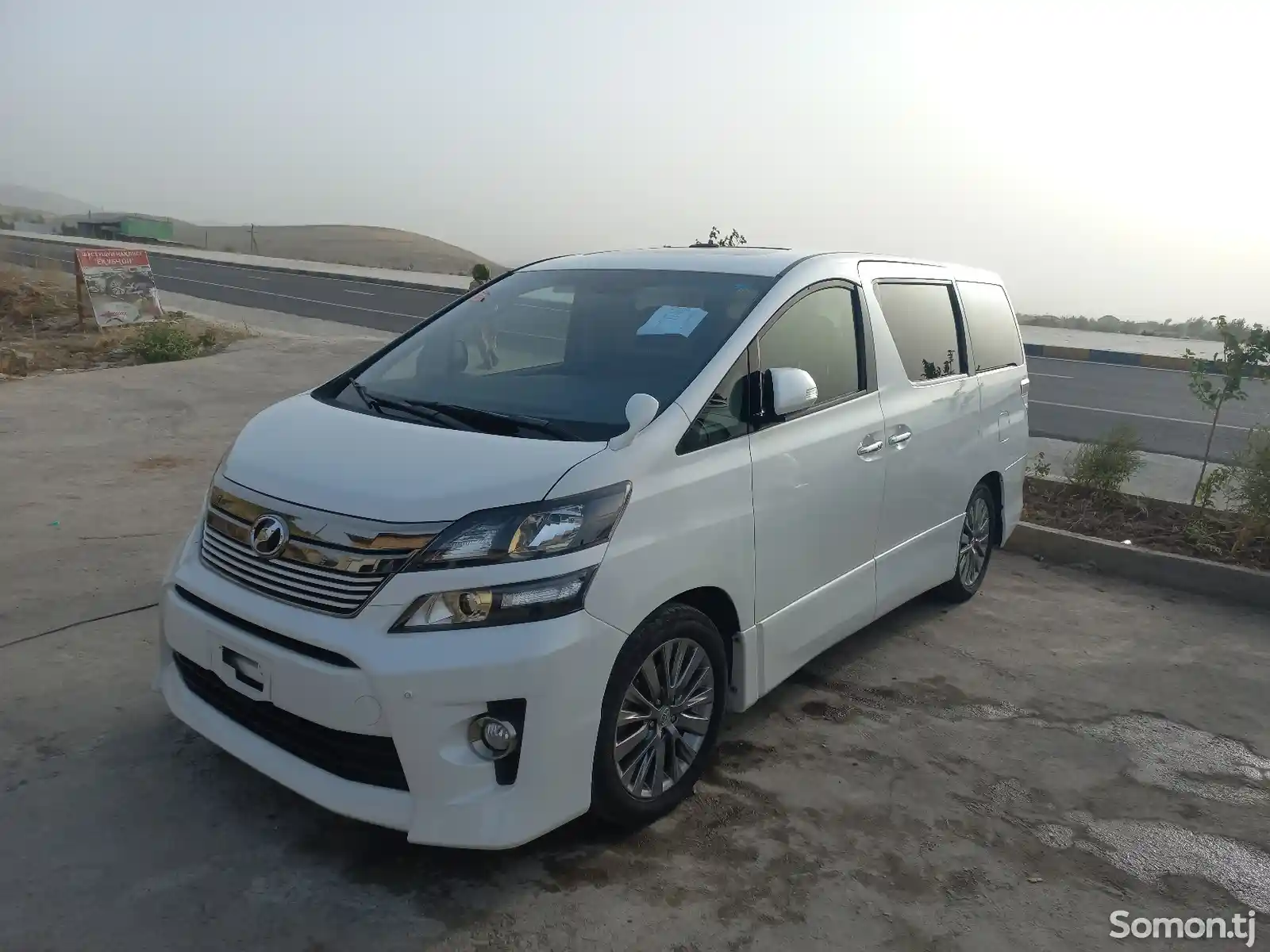 Toyota Vellfire, 2014-1