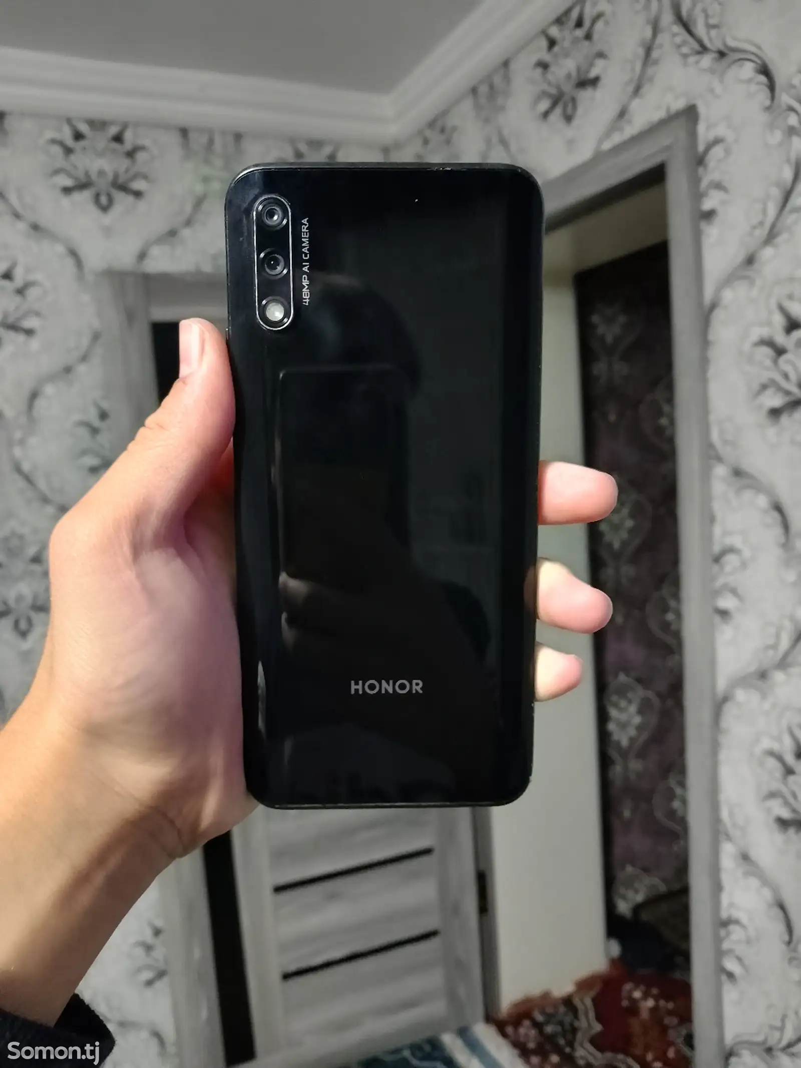 Телефон Honor-1