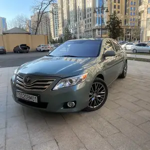 Toyota Camry, 2010