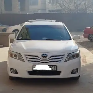 Toyota Camry, 2010