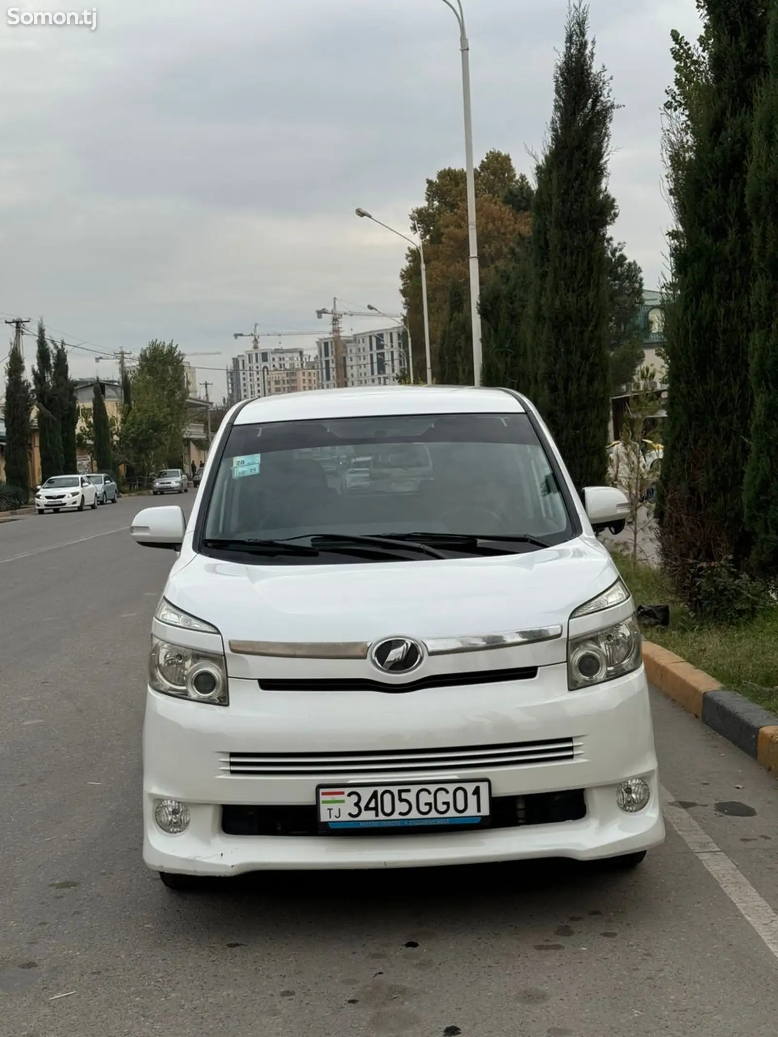 Toyota Voxy, 2008-1