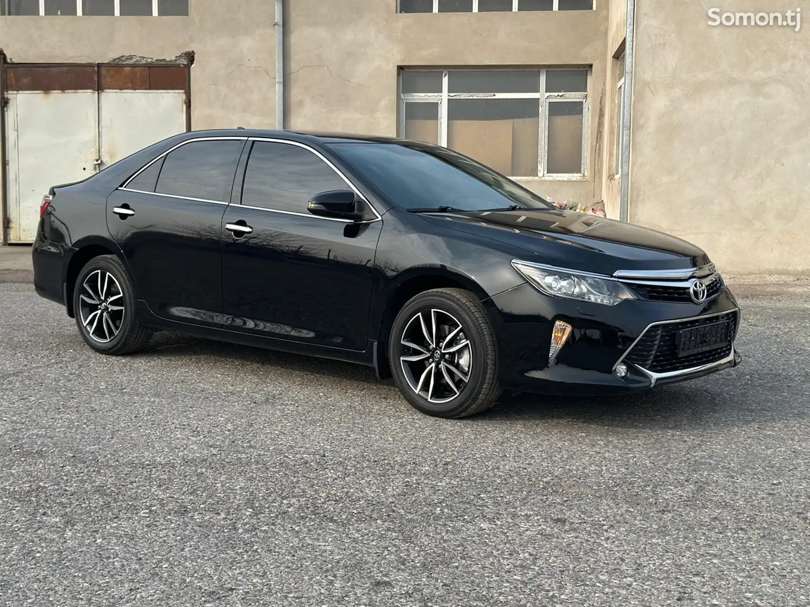 Toyota Camry, 2017-1