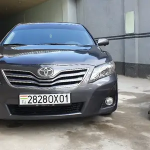 Toyota Camry, 2010