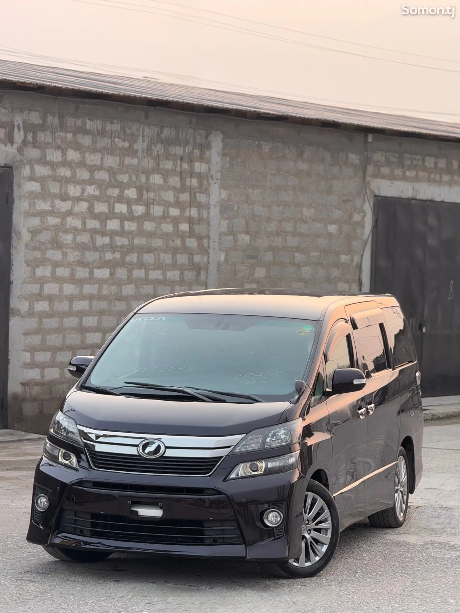 Toyota Vellfire, 2014-1