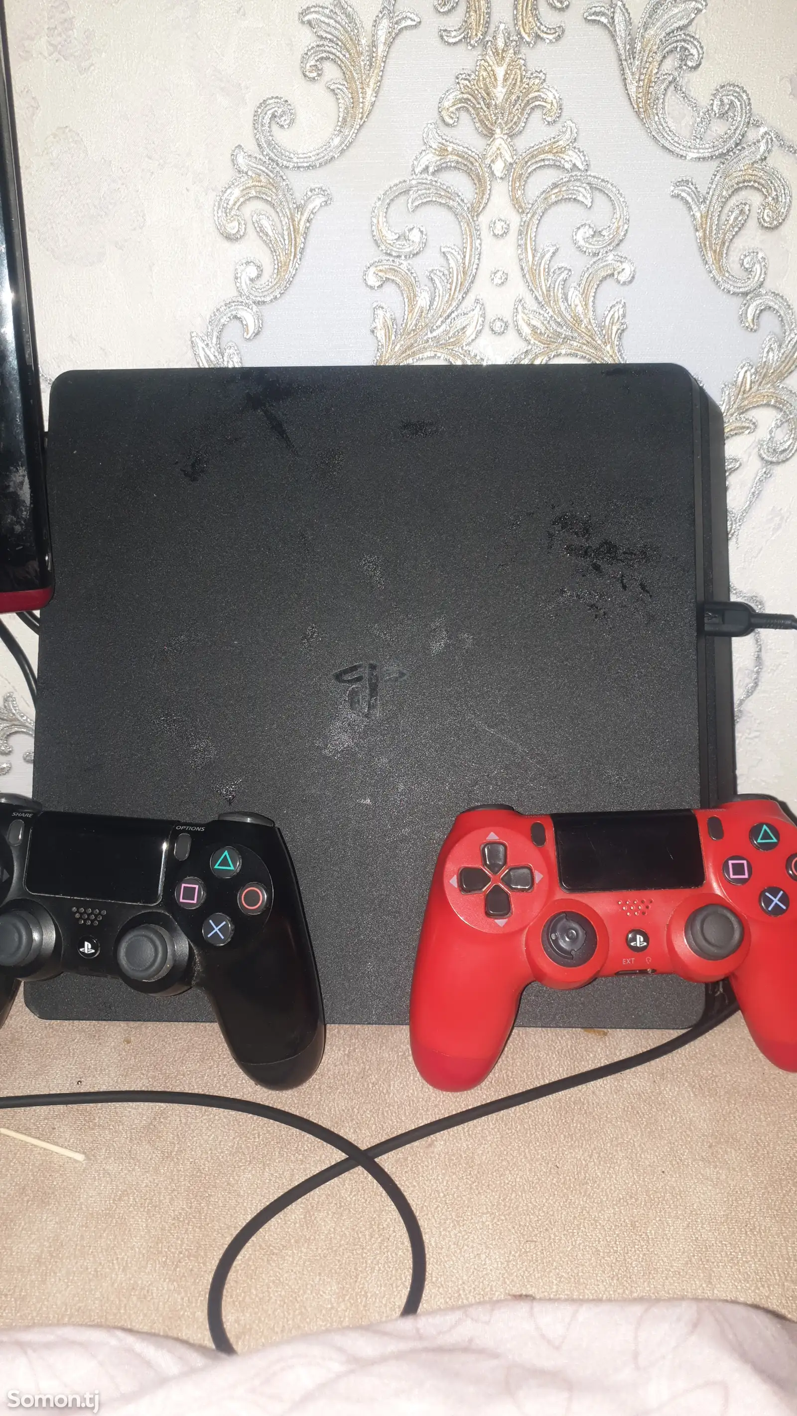 Игровая приставка Sony PlayStation 4 Slim-1