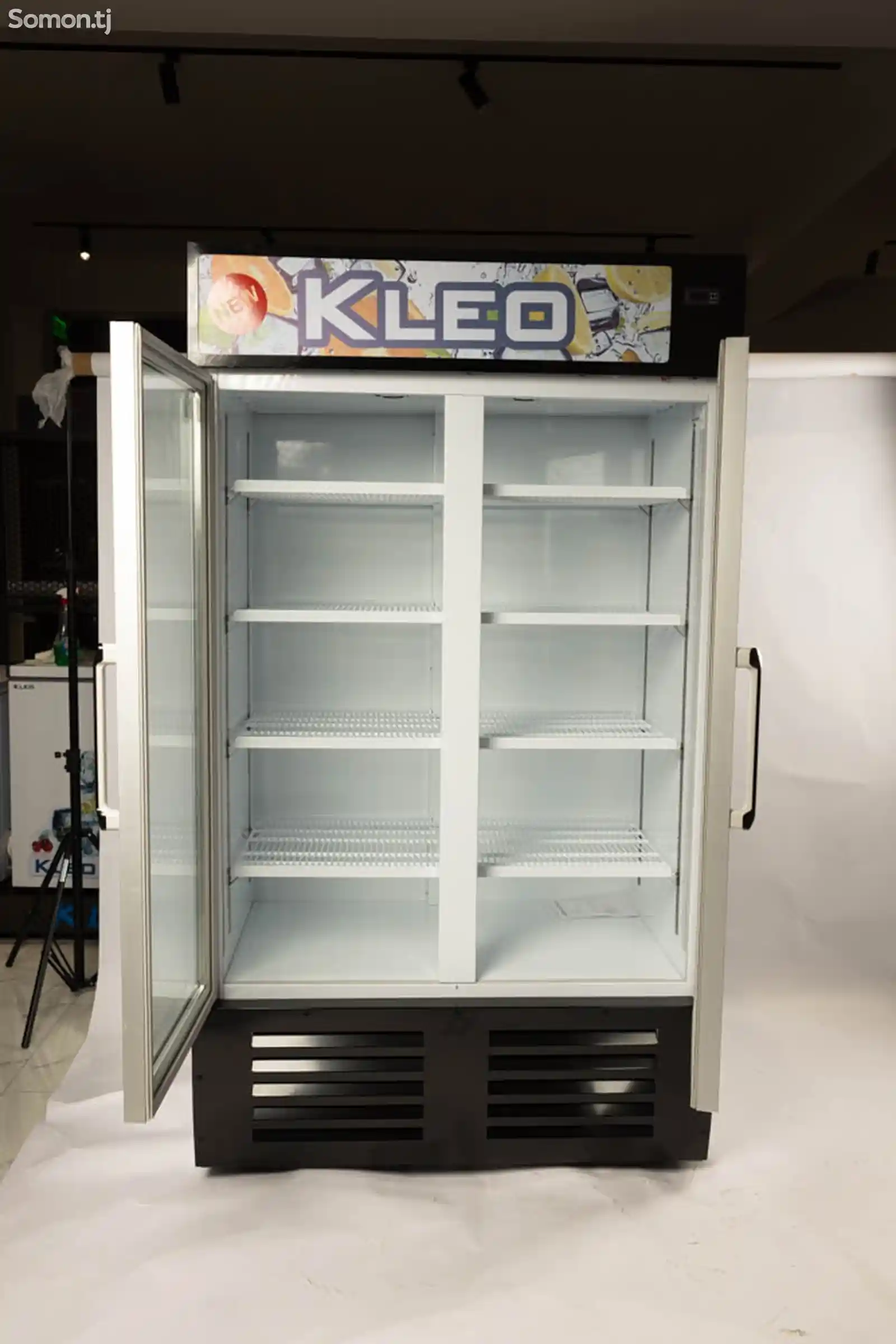 Витринный холодильник Кleo 1100-6
