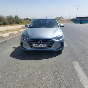 Hyundai Elantra, 2017