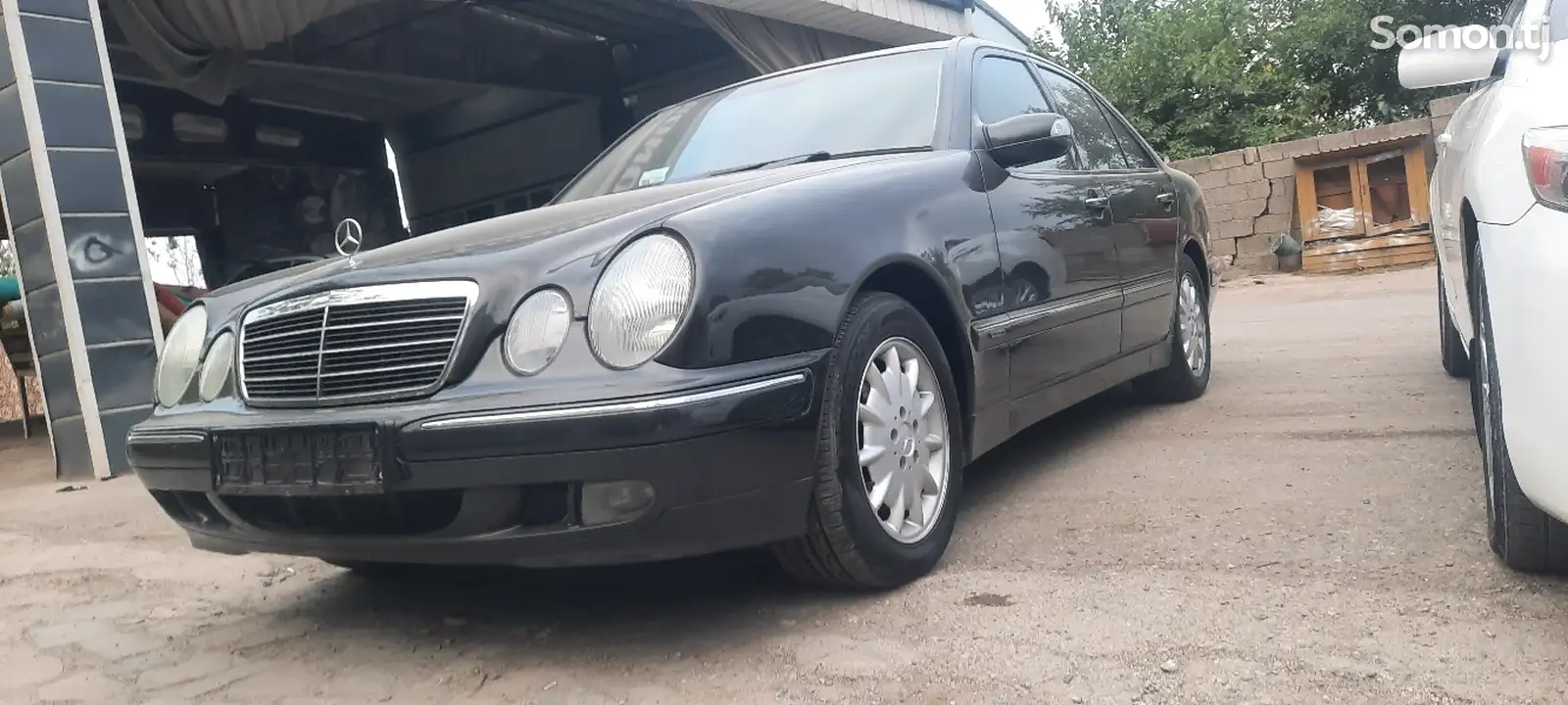 Mercedes-Benz E class, 2000-1