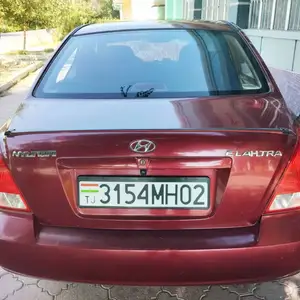 Hyundai Elantra, 2004