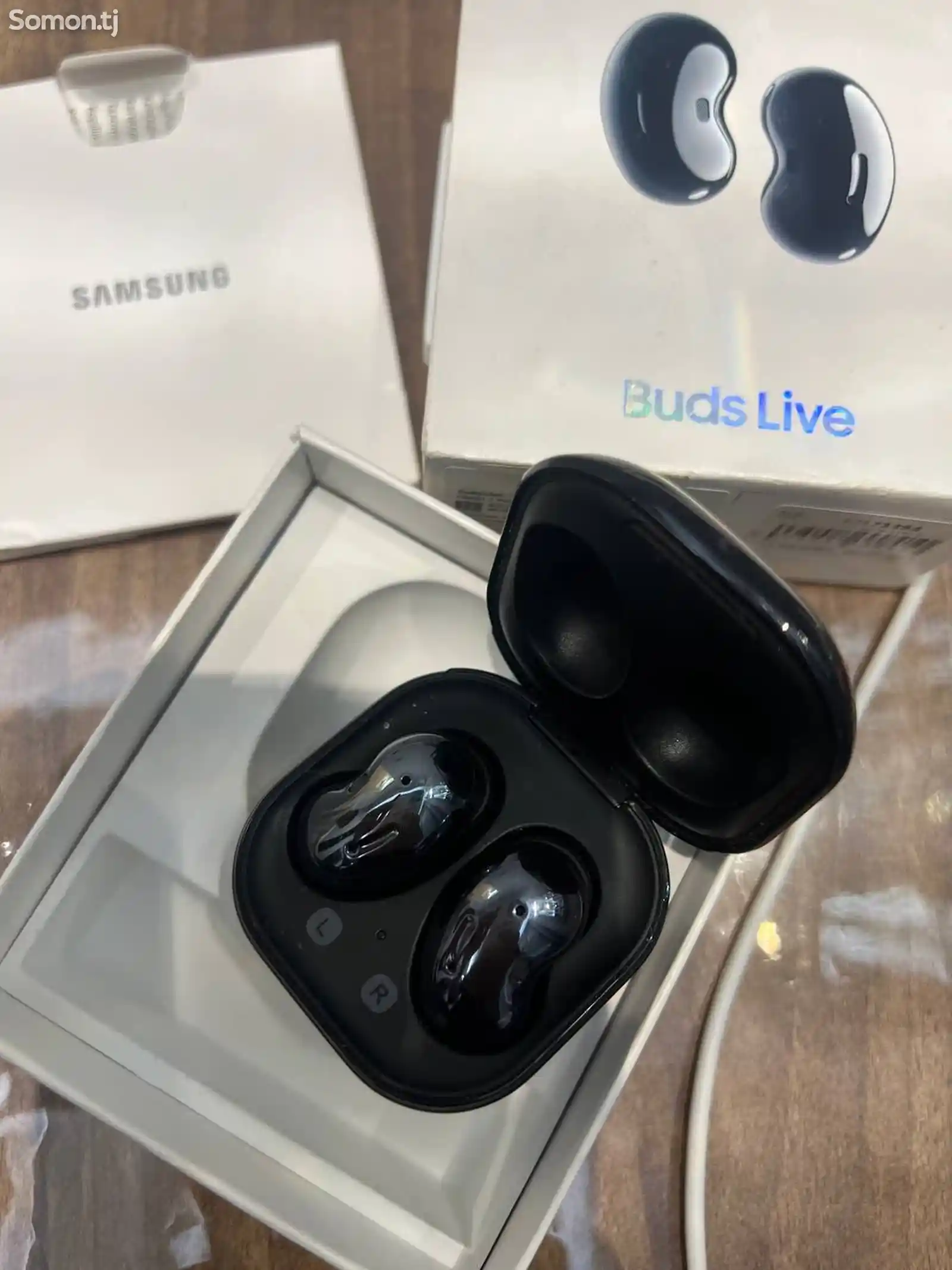 Беспроводные наушники Galaxy buds live-2