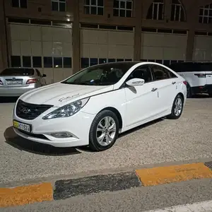 Hyundai Sonata, 2010