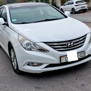 Hyundai Sonata, 2011