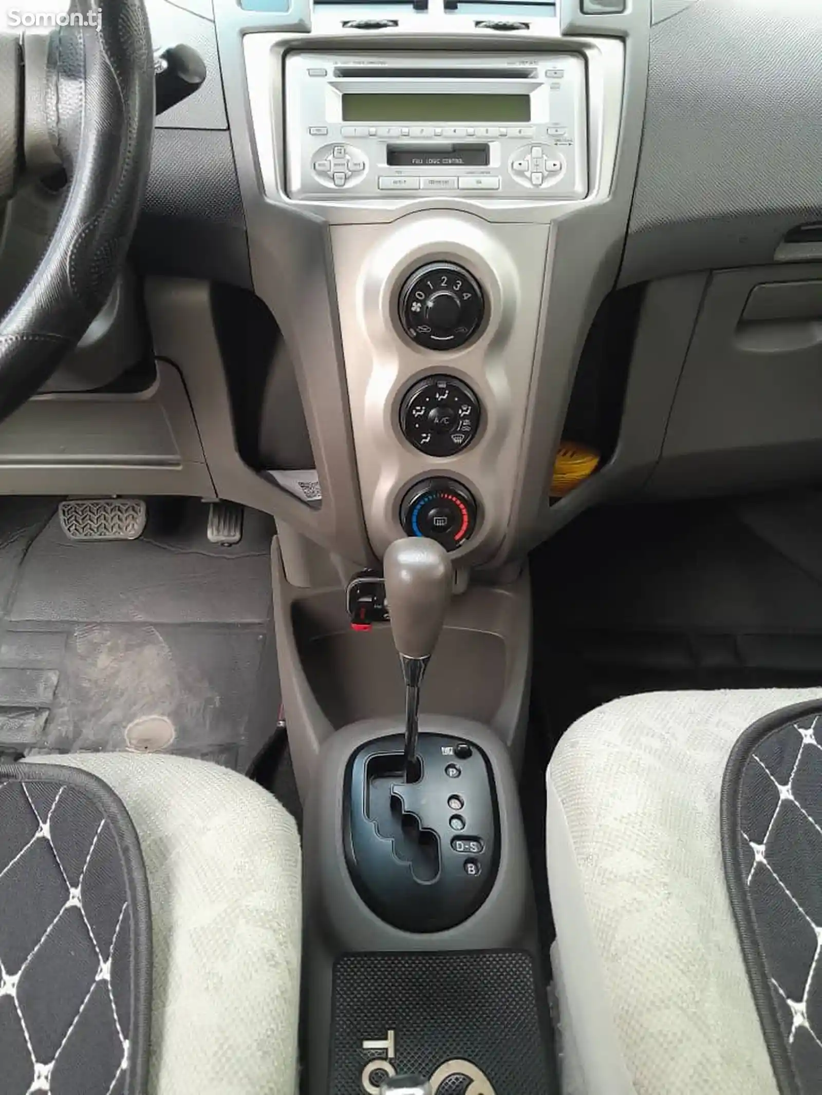 Toyota Vitz, 2010-11