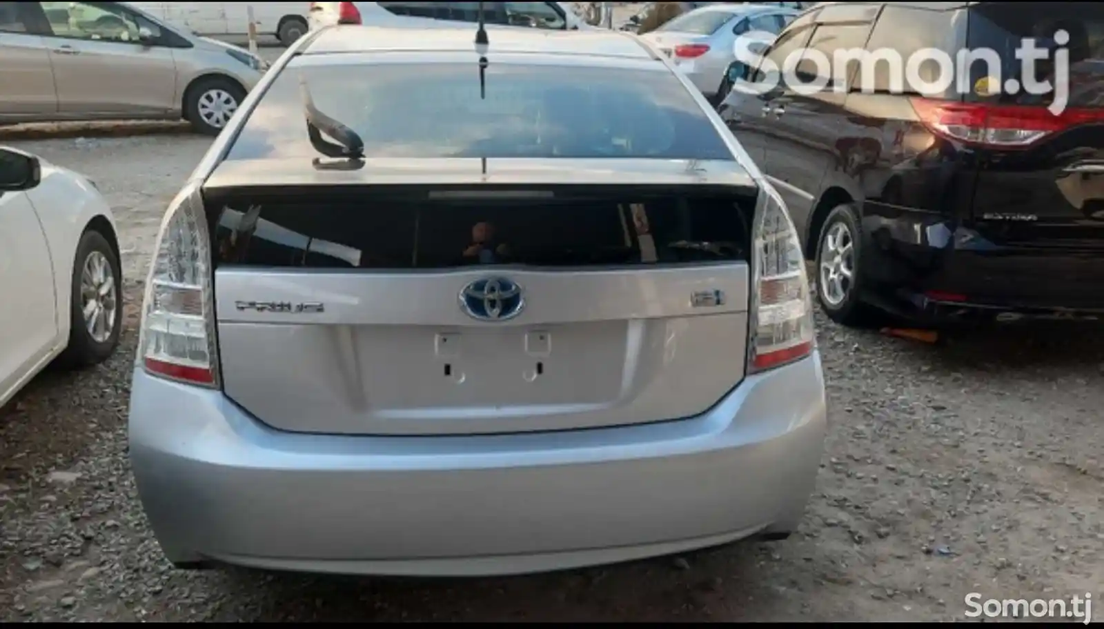 Заднее стекло на Toyota Prius