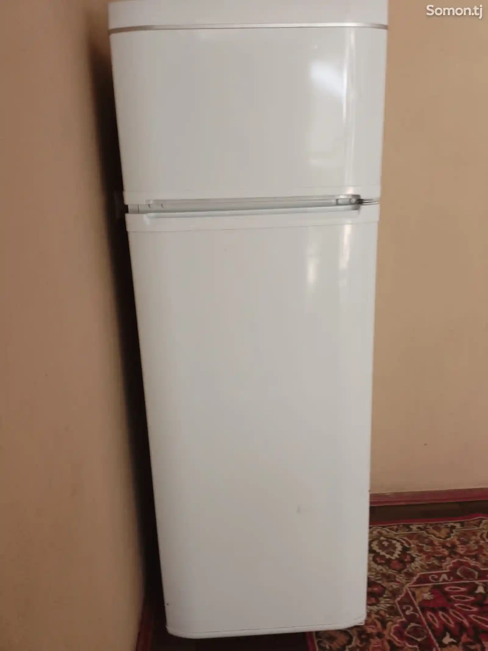 Холодильник Ariston HotPoint-1