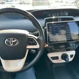 Toyota Prius, 2016