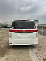 Nissan Elgrand, 2016-4