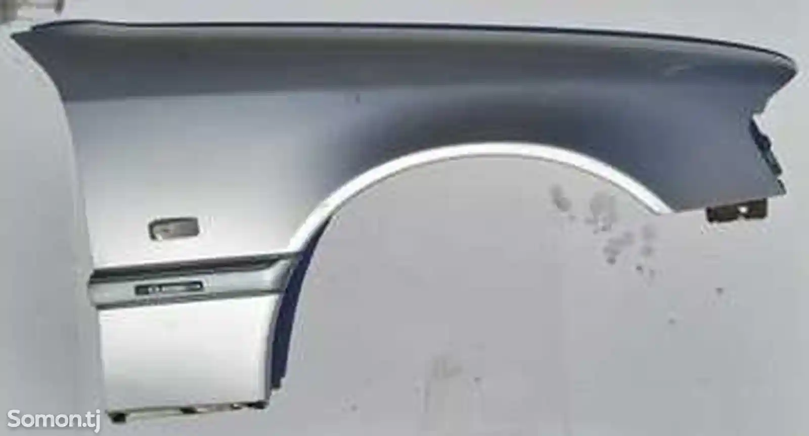 Крыло от Mercedes Benz-2