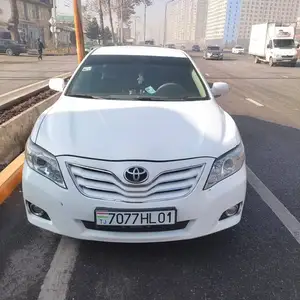 Toyota Camry, 2011