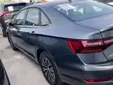 Volkswagen Jetta, 2019-4