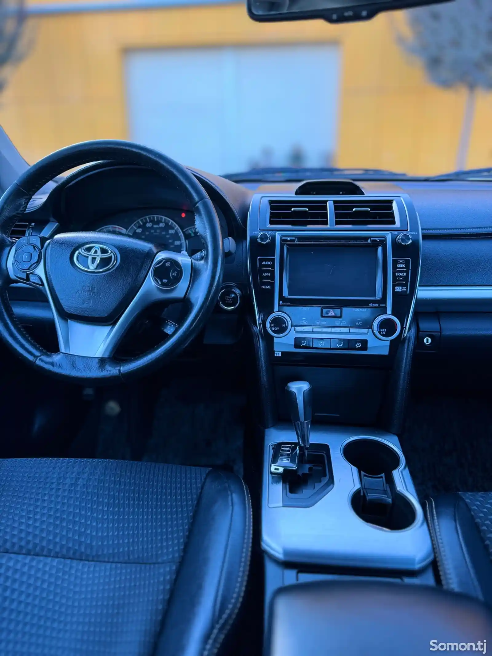 Toyota Camry, 2015-3