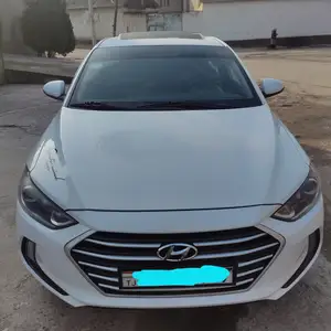 Hyundai Elantra, 2018