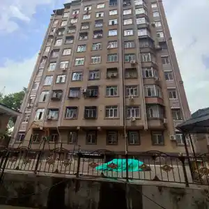 2-комн. квартира, 11 этаж, 74 м², Испечак 2