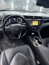 Toyota Camry, 2018-8