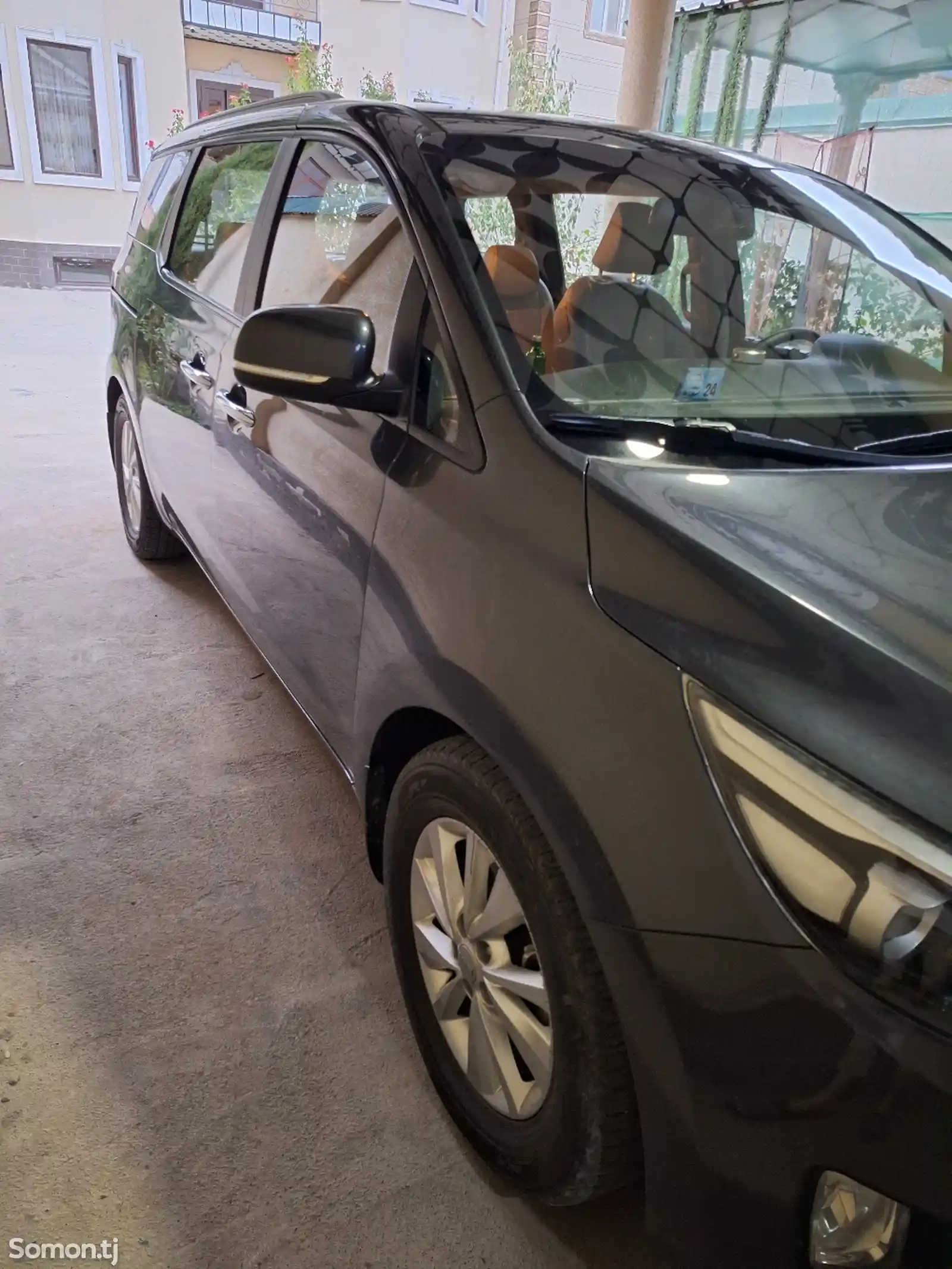 Kia Carnival, 2015-2