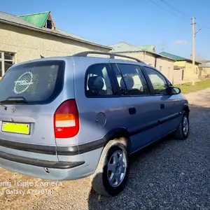 Opel Zafira, 1999