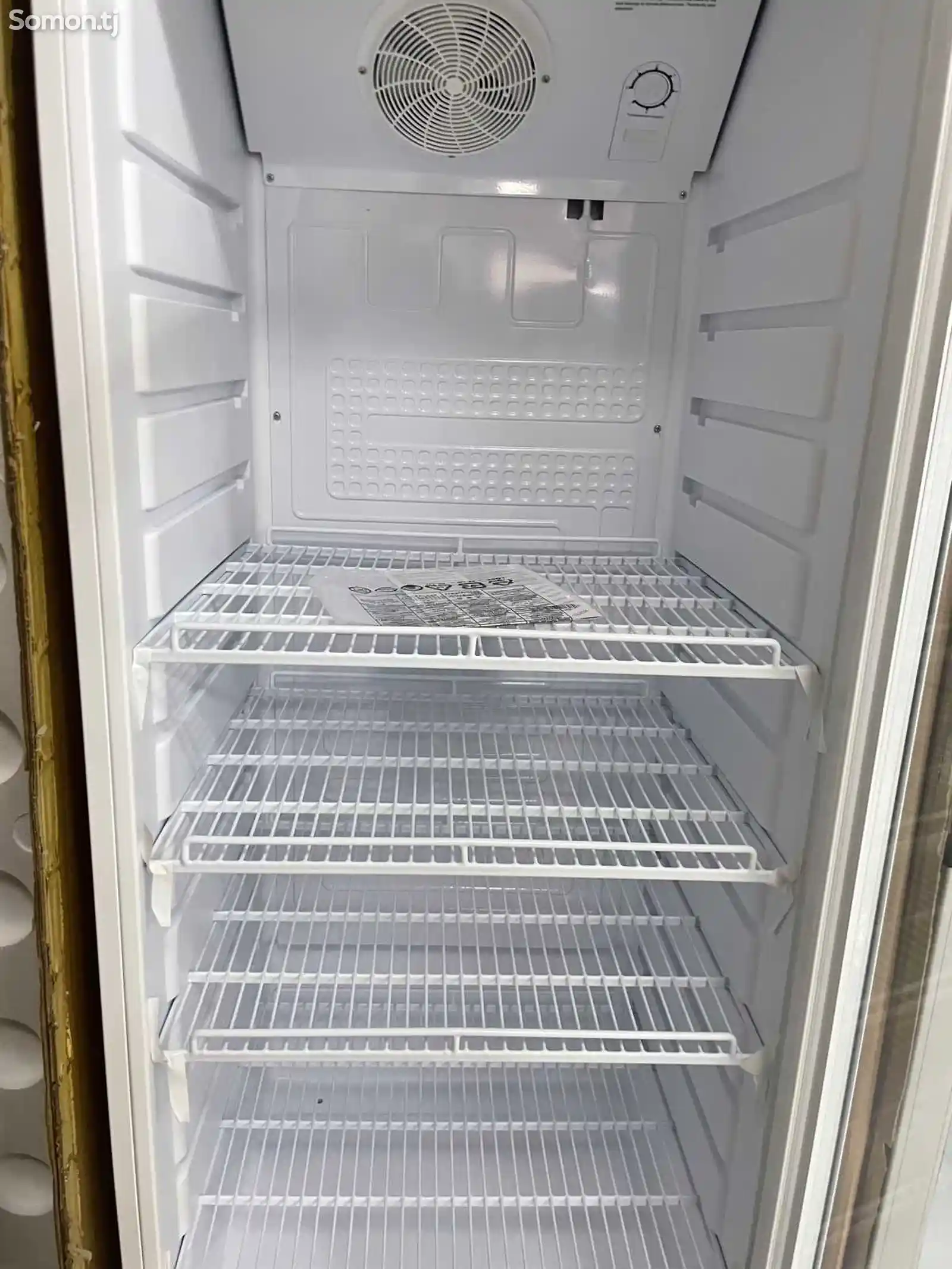 Холодильник витринный Blesk-3