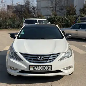 Hyundai Sonata, 2010