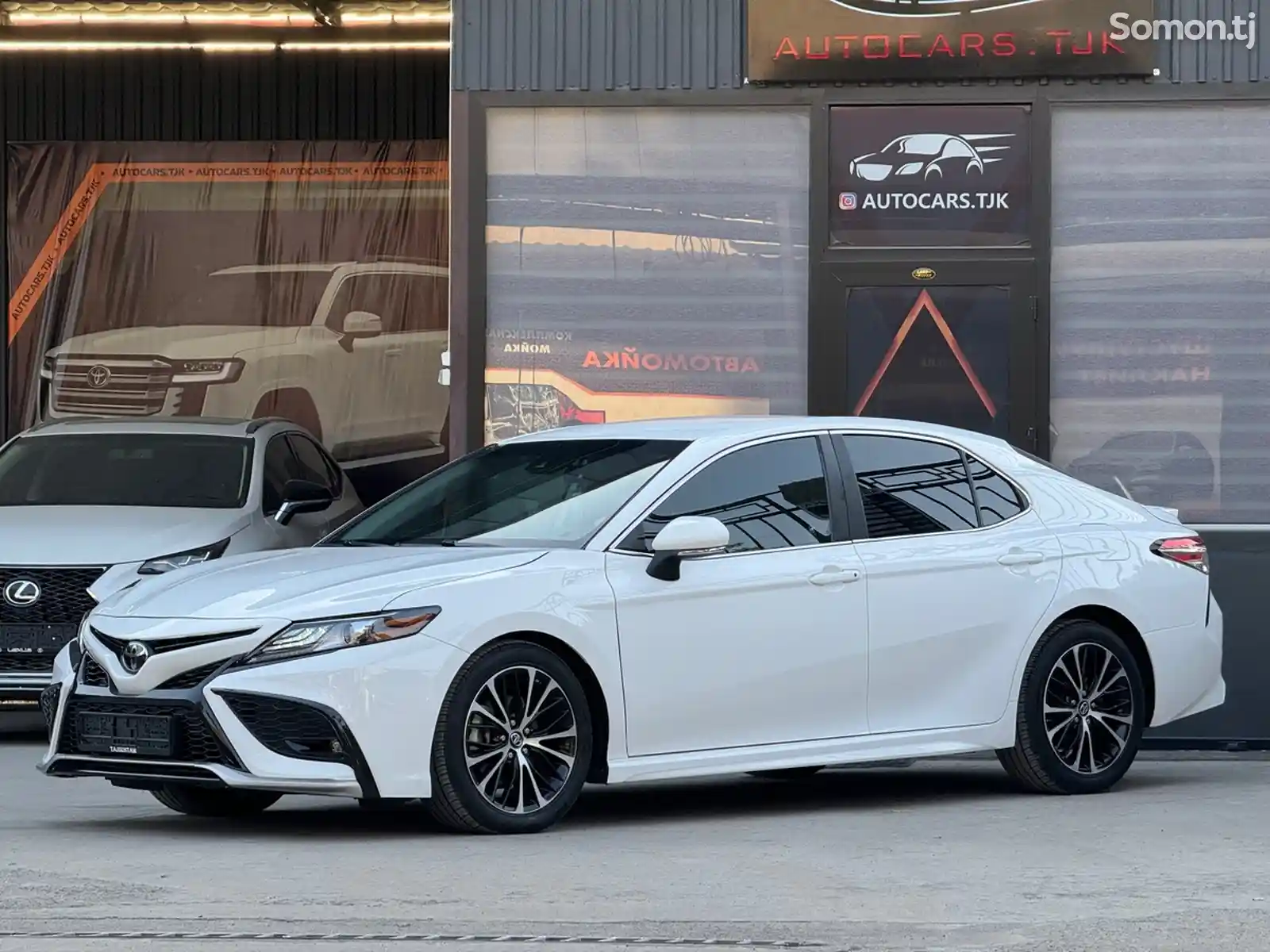 Toyota Camry, 2018-6