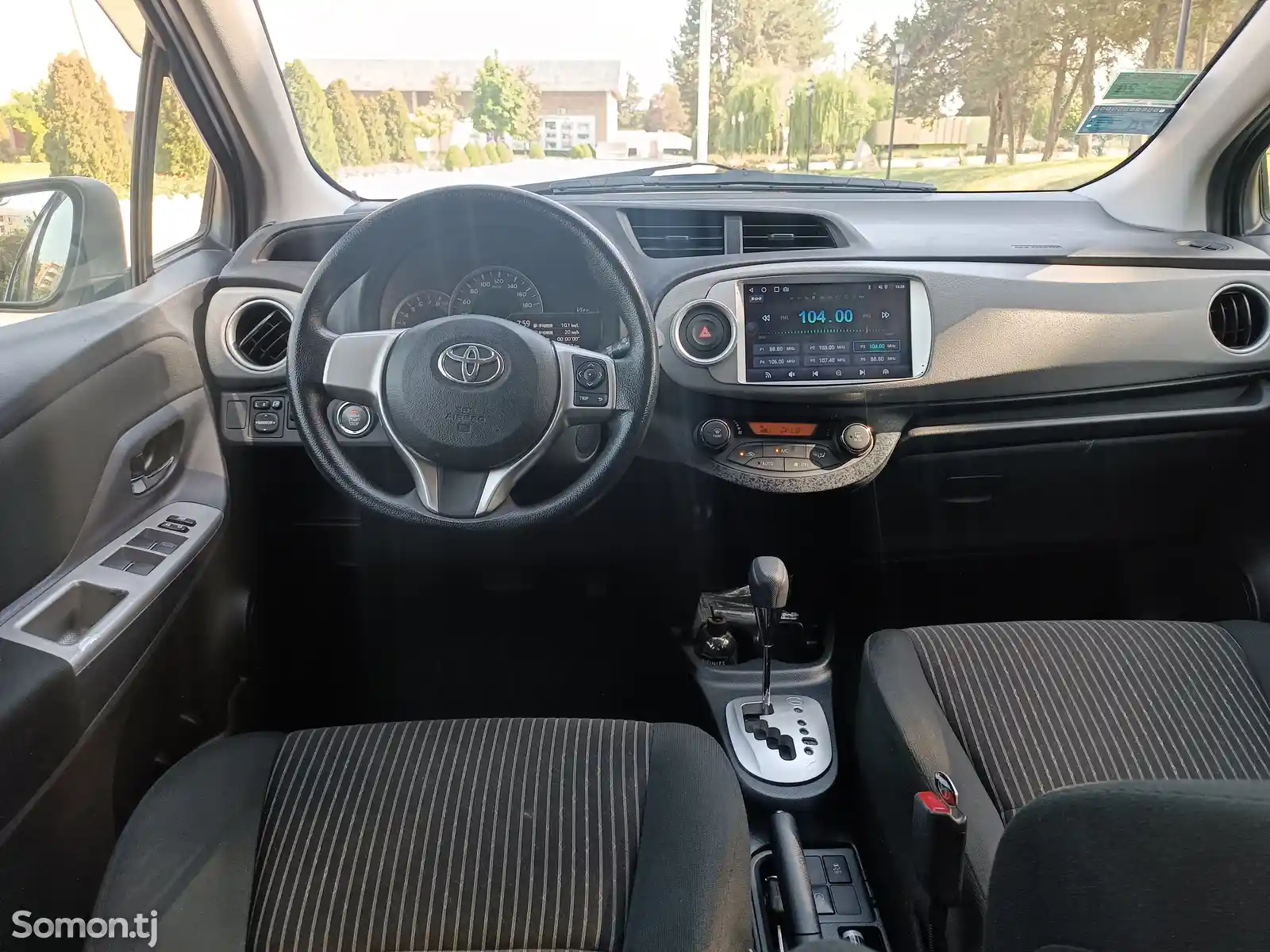 Toyota Vitz, 2014-10